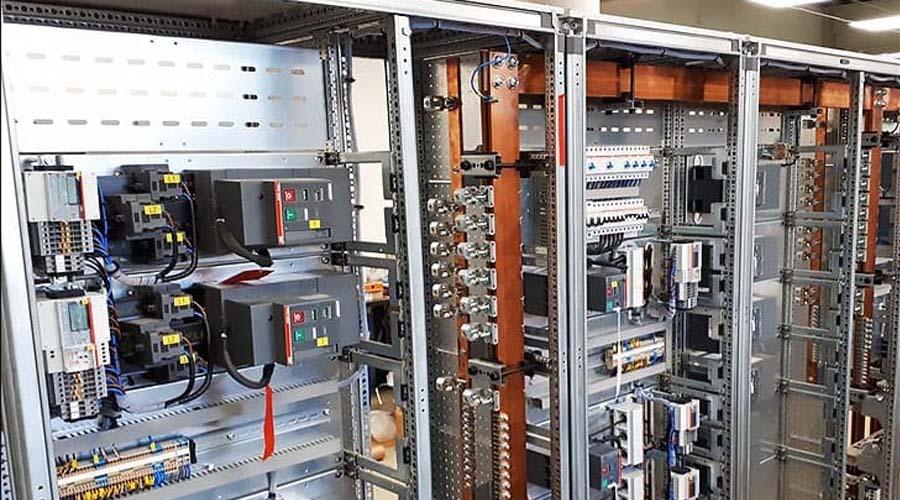 You are currently viewing IEC 61439 Standar Perakitan Panel Listrik Tegangan Rendah