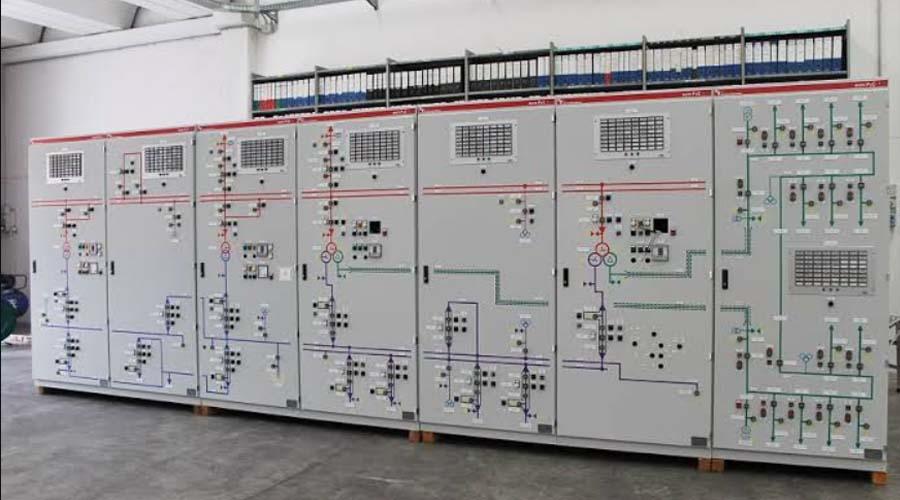 Panel switchgear tegangan menengah untuk sistem distribusi kelistrikan
